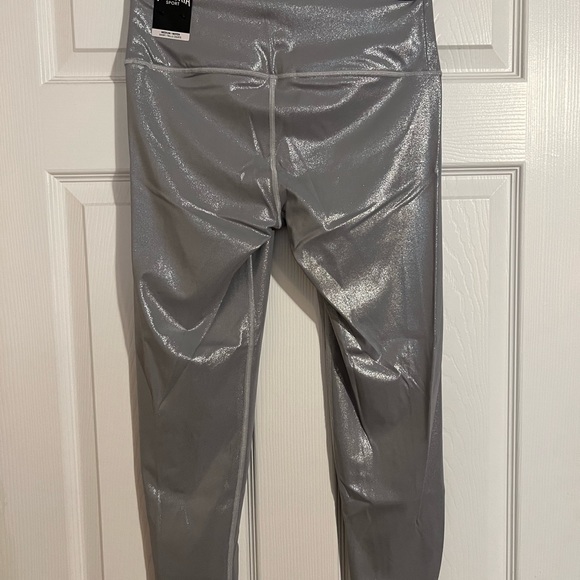 Victoria Sport Knockout by Victorias Secret Shine Tight - Picture 2 of 6